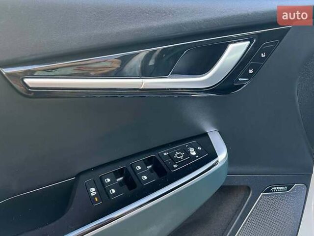 Бежевый Киа EV6, объемом двигателя 0 л и пробегом 66 тыс. км за 28500 $, фото 9 на Automoto.ua