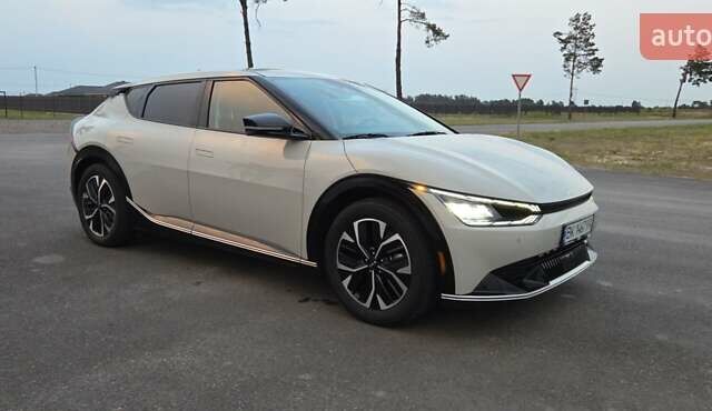 Бежевый Киа EV6, объемом двигателя 0 л и пробегом 60 тыс. км за 24500 $, фото 6 на Automoto.ua