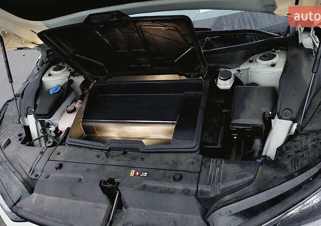 Бежевый Киа EV6, объемом двигателя 0 л и пробегом 60 тыс. км за 32000 $, фото 31 на Automoto.ua