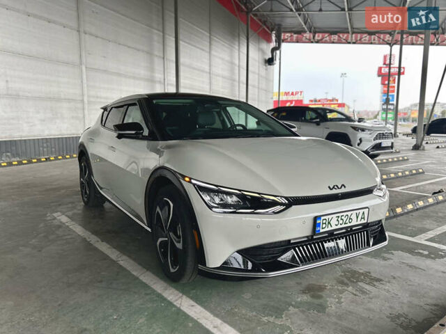 Бежевый Киа EV6, объемом двигателя 0 л и пробегом 60 тыс. км за 32000 $, фото 6 на Automoto.ua