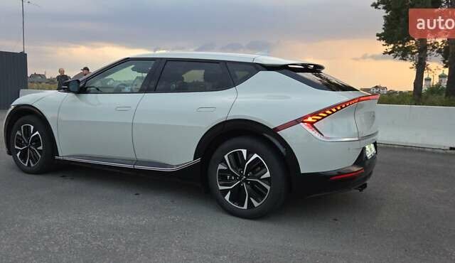 Бежевый Киа EV6, объемом двигателя 0 л и пробегом 60 тыс. км за 24500 $, фото 11 на Automoto.ua