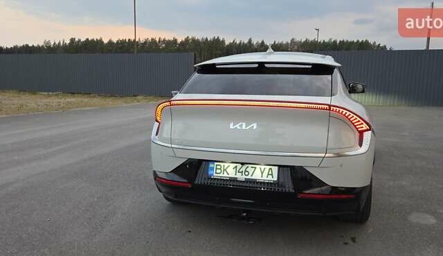 Бежевый Киа EV6, объемом двигателя 0 л и пробегом 60 тыс. км за 24500 $, фото 8 на Automoto.ua