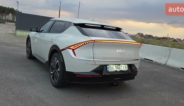 Бежевый Киа EV6, объемом двигателя 0 л и пробегом 60 тыс. км за 24500 $, фото 10 на Automoto.ua
