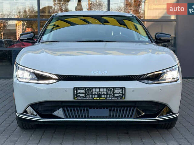 Бежевый Киа EV6, объемом двигателя 0 л и пробегом 112 тыс. км за 24500 $, фото 1 на Automoto.ua