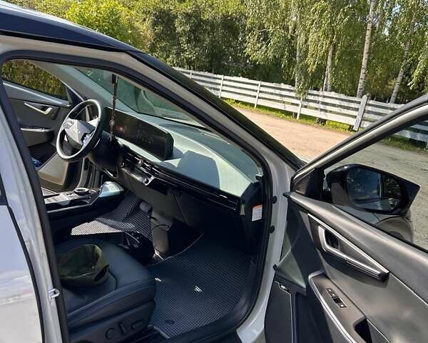 Бежевый Киа EV6, объемом двигателя 0 л и пробегом 50 тыс. км за 23500 $, фото 8 на Automoto.ua