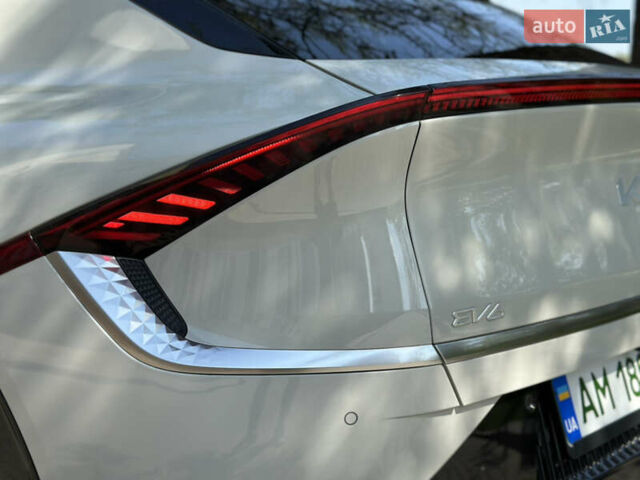 Бежевий Кіа EV6, об'ємом двигуна 0 л та пробігом 96 тис. км за 23000 $, фото 20 на Automoto.ua