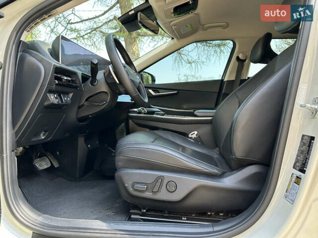 Бежевий Кіа EV6, об'ємом двигуна 0 л та пробігом 96 тис. км за 23000 $, фото 28 на Automoto.ua