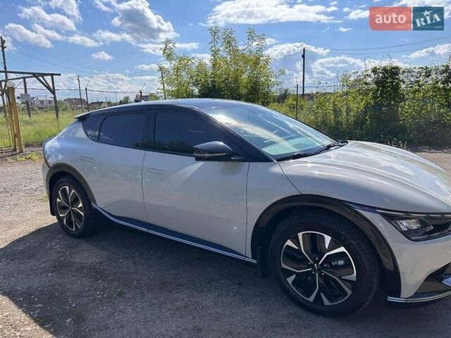 Бежевый Киа EV6, объемом двигателя 0 л и пробегом 50 тыс. км за 23500 $, фото 3 на Automoto.ua