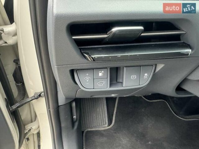 Бежевый Киа EV6, объемом двигателя 0 л и пробегом 33 тыс. км за 25750 $, фото 20 на Automoto.ua