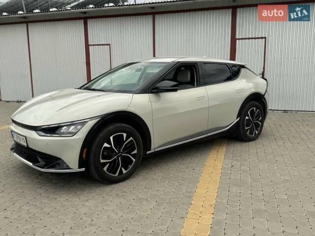 Бежевый Киа EV6, объемом двигателя 0 л и пробегом 33 тыс. км за 25750 $, фото 29 на Automoto.ua
