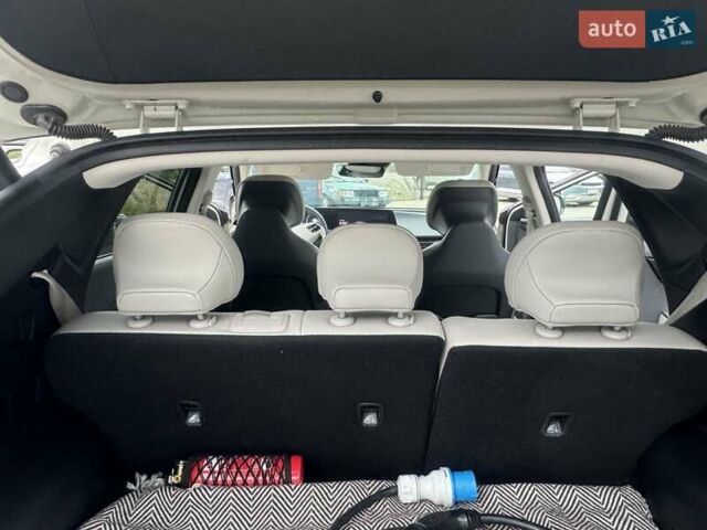 Бежевый Киа EV6, объемом двигателя 0 л и пробегом 33 тыс. км за 25750 $, фото 3 на Automoto.ua