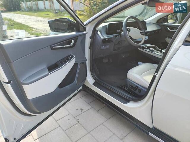 Бежевий Кіа EV6, об'ємом двигуна 0 л та пробігом 30 тис. км за 25500 $, фото 29 на Automoto.ua