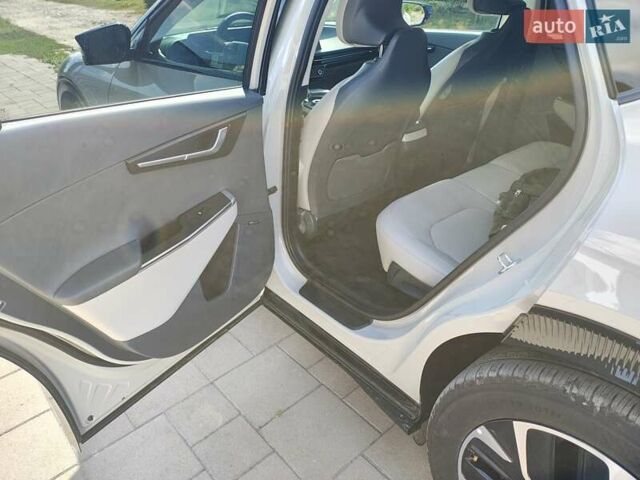 Бежевий Кіа EV6, об'ємом двигуна 0 л та пробігом 30 тис. км за 25500 $, фото 17 на Automoto.ua