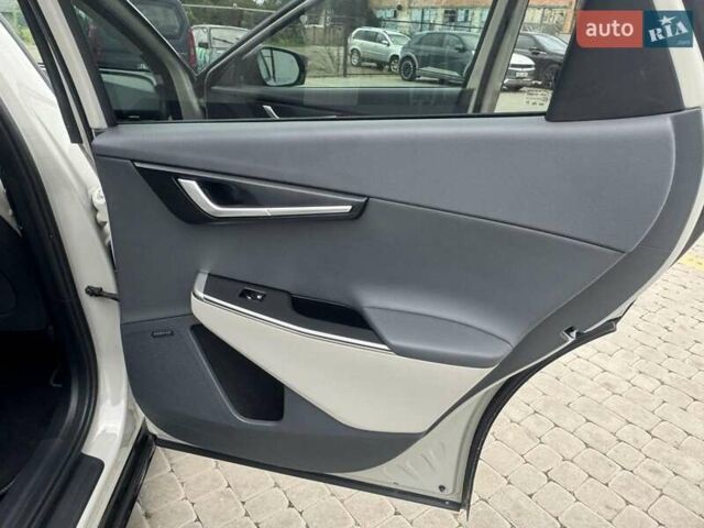 Бежевый Киа EV6, объемом двигателя 0 л и пробегом 33 тыс. км за 25750 $, фото 17 на Automoto.ua