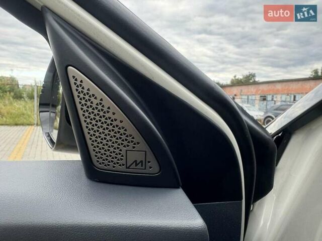 Бежевый Киа EV6, объемом двигателя 0 л и пробегом 33 тыс. км за 25750 $, фото 4 на Automoto.ua
