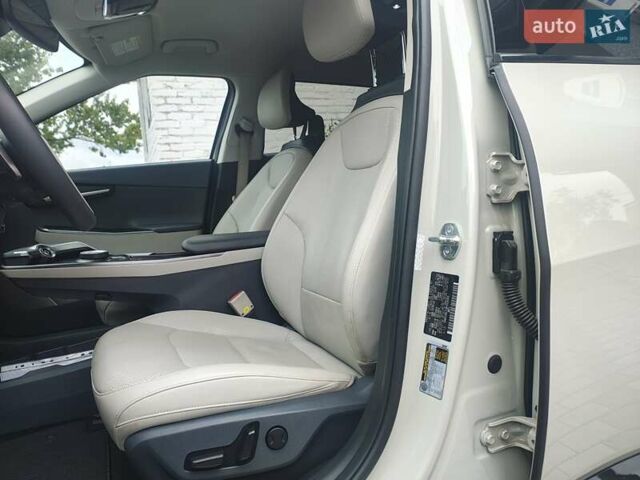 Киа EV6 2023 в Лубнах на Automoto.ua Бежевый Киа EV6, объемом двигателя 0 л и пробегом 32 тыс. км за 25200 $, фото 1 на Automoto.ua