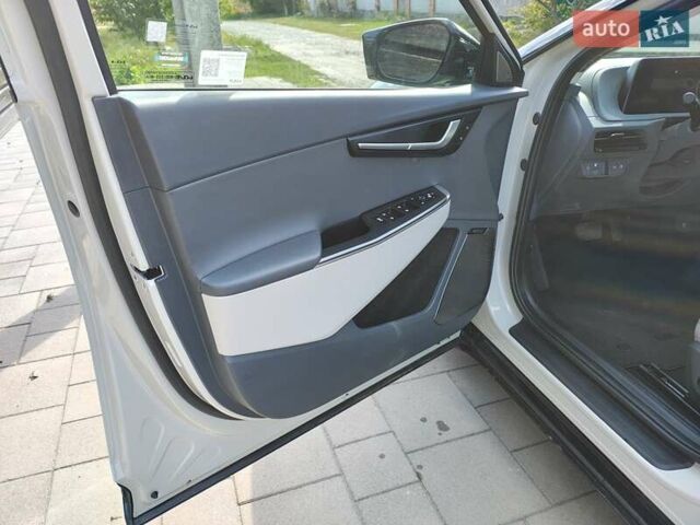 Бежевий Кіа EV6, об'ємом двигуна 0 л та пробігом 30 тис. км за 25500 $, фото 28 на Automoto.ua
