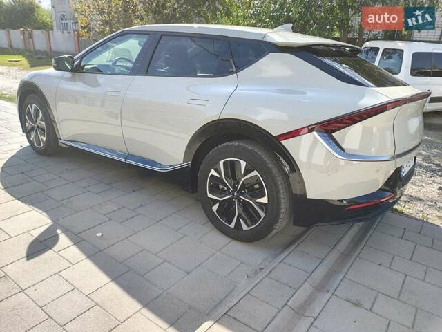 Бежевий Кіа EV6, об'ємом двигуна 0 л та пробігом 30 тис. км за 25500 $, фото 14 на Automoto.ua
