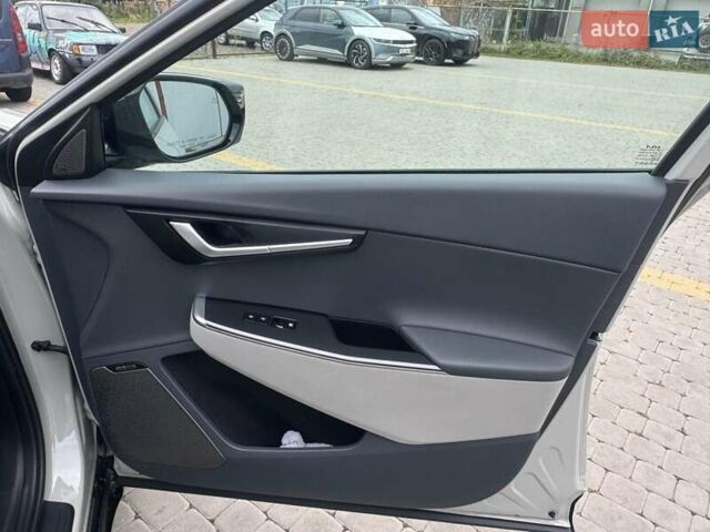 Бежевый Киа EV6, объемом двигателя 0 л и пробегом 33 тыс. км за 25750 $, фото 18 на Automoto.ua