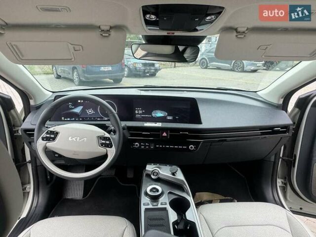 Бежевый Киа EV6, объемом двигателя 0 л и пробегом 33 тыс. км за 25750 $, фото 16 на Automoto.ua