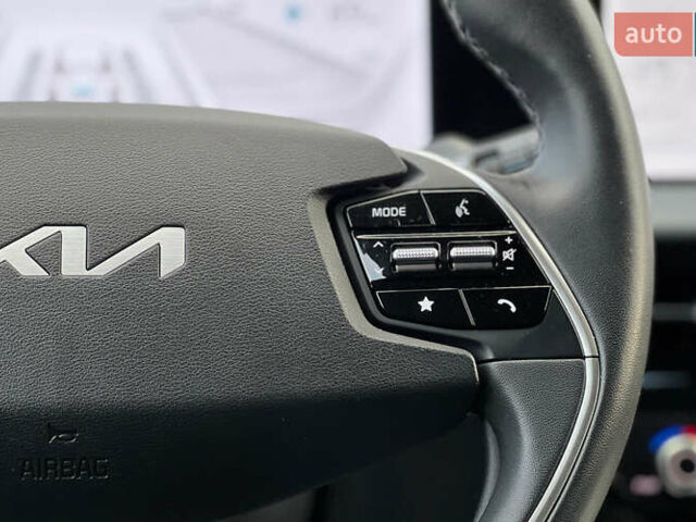 Бежевый Киа EV6, объемом двигателя 0 л и пробегом 2 тыс. км за 31850 $, фото 11 на Automoto.ua