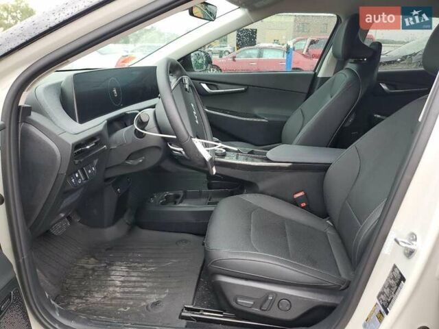 Бежевий Кіа EV6, об'ємом двигуна 0 л та пробігом 15 тис. км за 13500 $, фото 6 на Automoto.ua