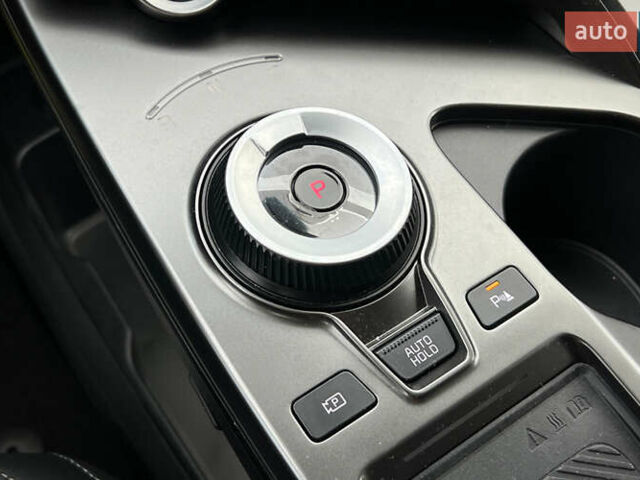 Бежевый Киа EV6, объемом двигателя 0 л и пробегом 2 тыс. км за 31850 $, фото 16 на Automoto.ua