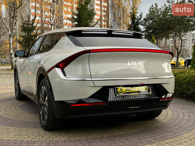Бежевый Киа EV6, объемом двигателя 0 л и пробегом 2 тыс. км за 31850 $, фото 4 на Automoto.ua