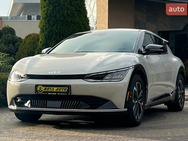 Бежевый Киа EV6, объемом двигателя 0 л и пробегом 2 тыс. км за 31850 $, фото 2 на Automoto.ua