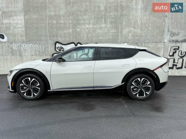 Бежевый Киа EV6, объемом двигателя 0 л и пробегом 1 тыс. км за 31850 $, фото 2 на Automoto.ua