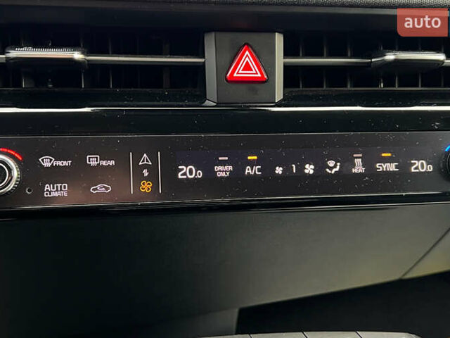 Бежевый Киа EV6, объемом двигателя 0 л и пробегом 2 тыс. км за 31850 $, фото 15 на Automoto.ua