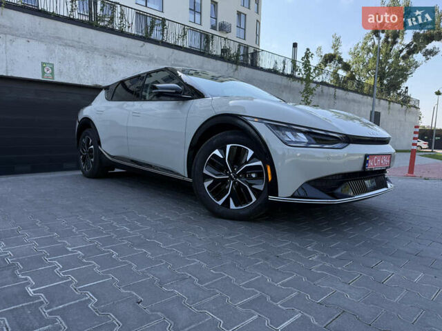 Бежевый Киа EV6, объемом двигателя 0 л и пробегом 1 тыс. км за 33800 $, фото 1 на Automoto.ua