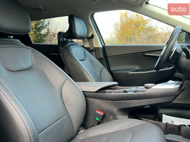 Бежевый Киа EV6, объемом двигателя 0 л и пробегом 2 тыс. км за 31850 $, фото 24 на Automoto.ua