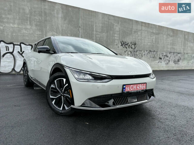 Бежевый Киа EV6, объемом двигателя 0 л и пробегом 1 тыс. км за 31850 $, фото 1 на Automoto.ua
