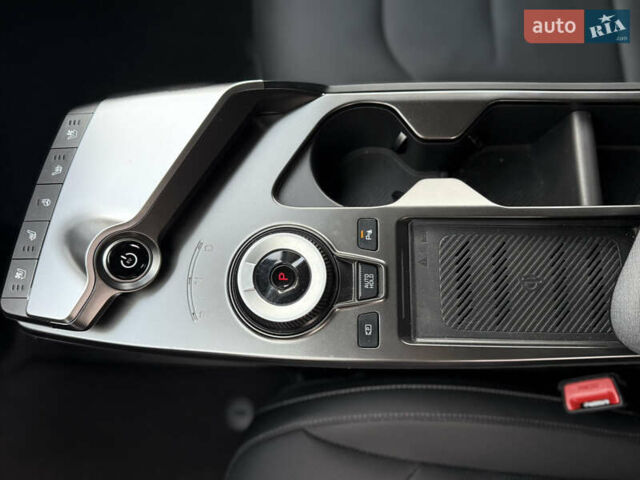 Бежевый Киа EV6, объемом двигателя 0 л и пробегом 1 тыс. км за 31850 $, фото 10 на Automoto.ua