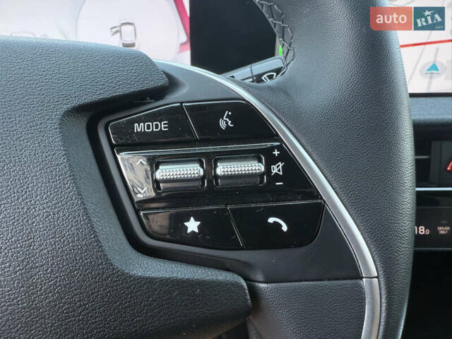 Бежевый Киа EV6, объемом двигателя 0 л и пробегом 1 тыс. км за 31850 $, фото 14 на Automoto.ua