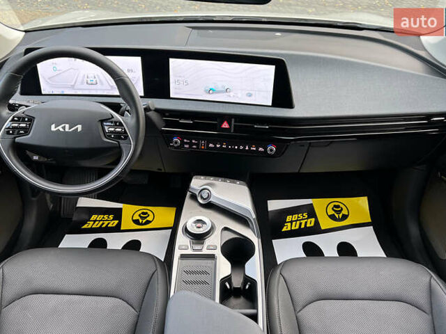 Бежевый Киа EV6, объемом двигателя 0 л и пробегом 2 тыс. км за 31850 $, фото 12 на Automoto.ua