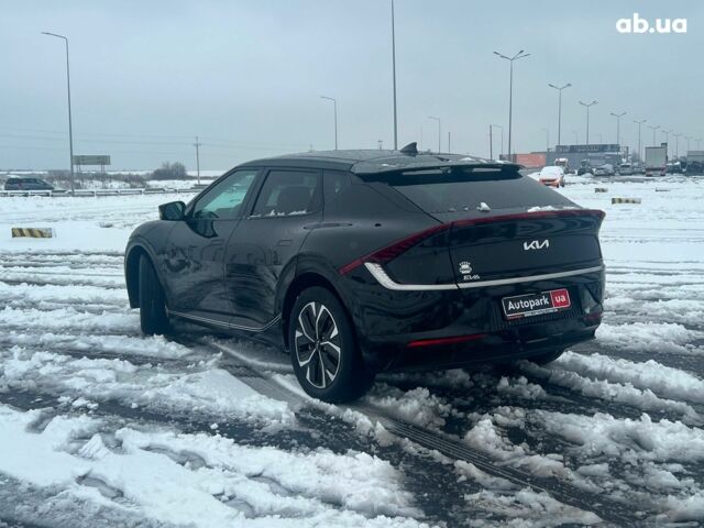 Черный Киа EV6, объемом двигателя 0 л и пробегом 59 тыс. км за 25340 $, фото 6 на Automoto.ua