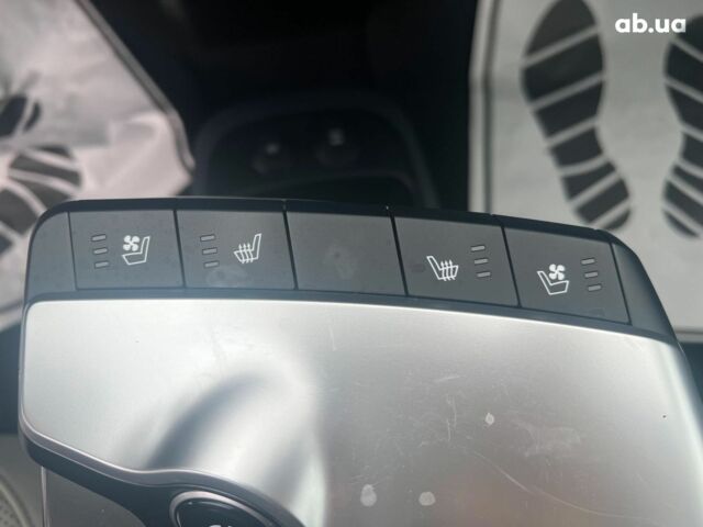 Черный Киа EV6, объемом двигателя 0 л и пробегом 59 тыс. км за 25340 $, фото 24 на Automoto.ua