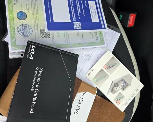 Черный Киа EV6, объемом двигателя 0 л и пробегом 49 тыс. км за 28900 $, фото 11 на Automoto.ua