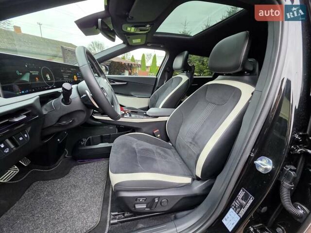 Черный Киа EV6, объемом двигателя 0 л и пробегом 49 тыс. км за 28900 $, фото 24 на Automoto.ua