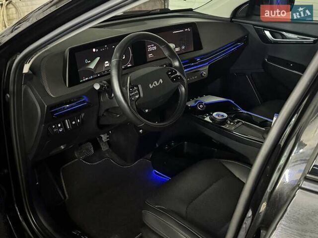 Черный Киа EV6, объемом двигателя 0 л и пробегом 95 тыс. км за 23900 $, фото 15 на Automoto.ua