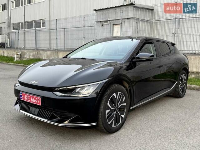 Черный Киа EV6, объемом двигателя 0 л и пробегом 95 тыс. км за 23900 $, фото 2 на Automoto.ua