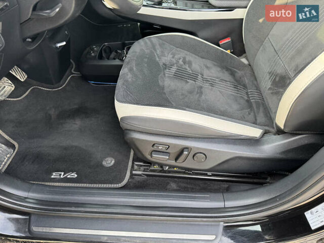 Черный Киа EV6, объемом двигателя 0 л и пробегом 80 тыс. км за 29500 $, фото 21 на Automoto.ua