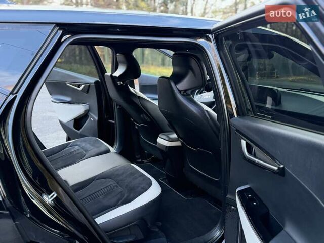 Черный Киа EV6, объемом двигателя 0 л и пробегом 94 тыс. км за 26300 $, фото 70 на Automoto.ua