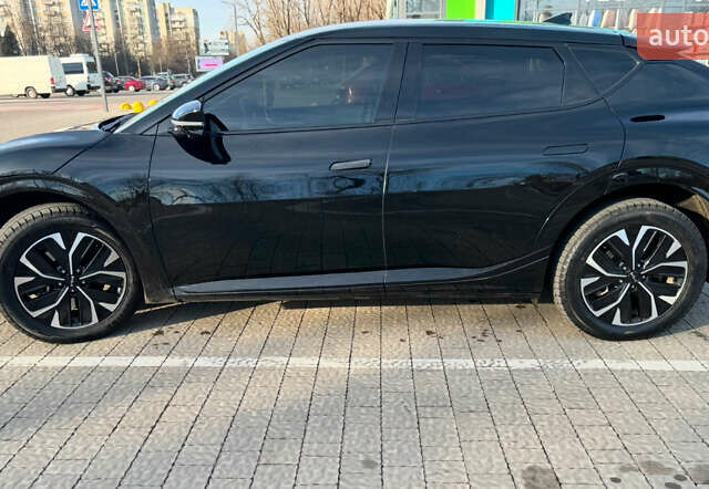 Чорний Кіа EV6, об'ємом двигуна 0 л та пробігом 77 тис. км за 29999 $, фото 26 на Automoto.ua