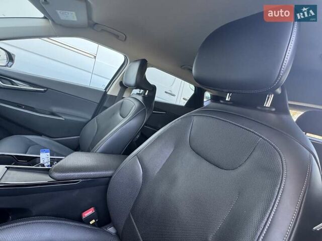 Черный Киа EV6, объемом двигателя 0 л и пробегом 95 тыс. км за 23900 $, фото 7 на Automoto.ua