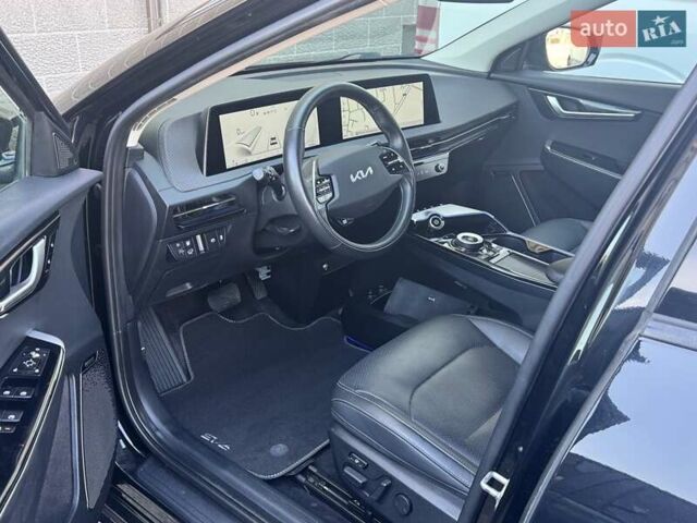 Черный Киа EV6, объемом двигателя 0 л и пробегом 95 тыс. км за 23900 $, фото 5 на Automoto.ua