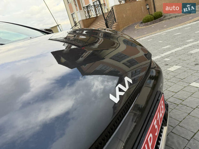 Черный Киа EV6, объемом двигателя 0 л и пробегом 54 тыс. км за 23999 $, фото 4 на Automoto.ua