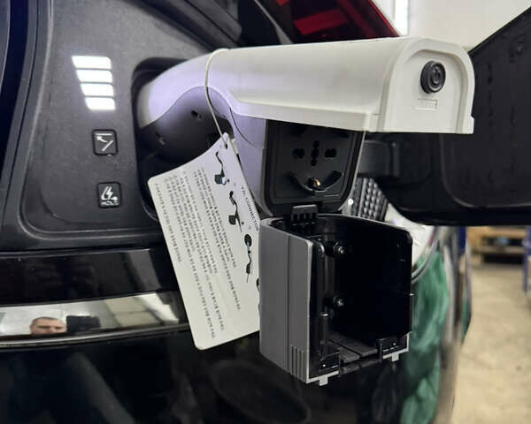 Черный Киа EV6, объемом двигателя 0 л и пробегом 80 тыс. км за 29500 $, фото 4 на Automoto.ua